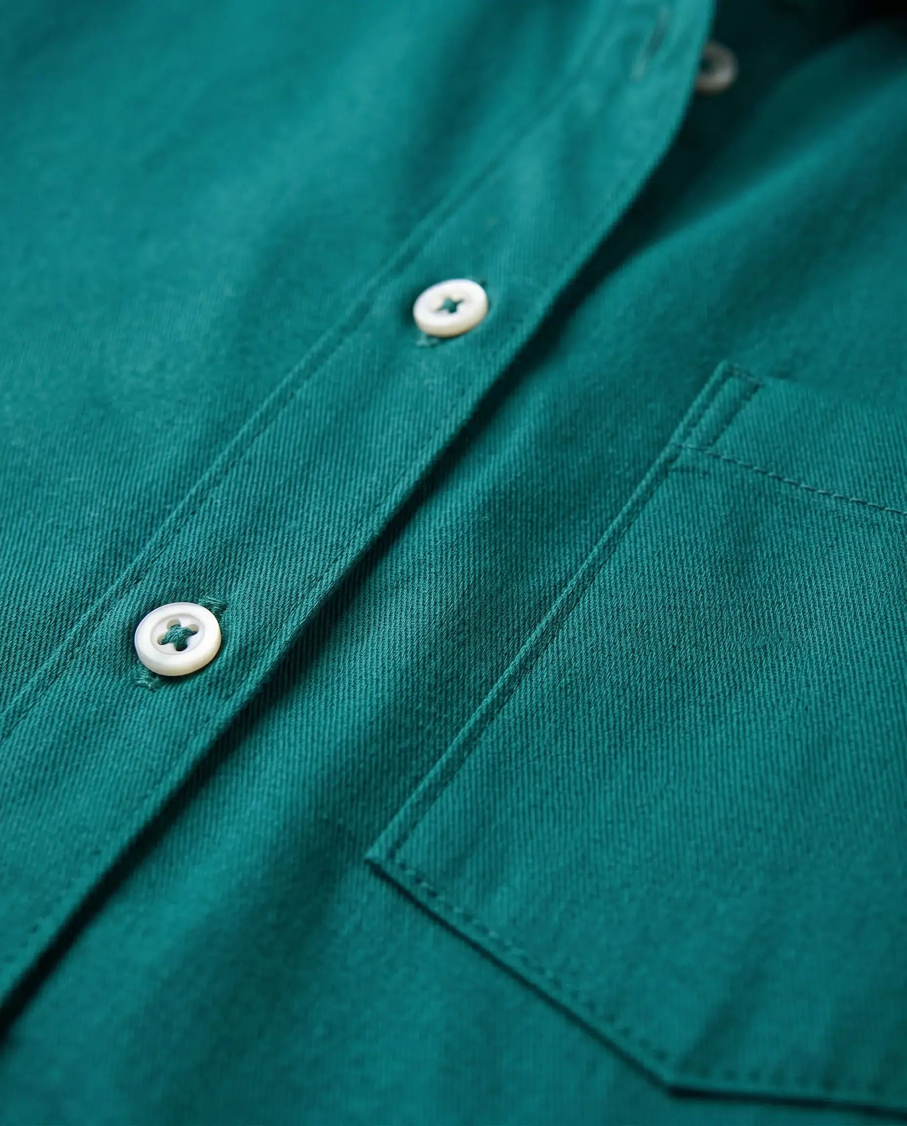 Poplin Shirt green fabric detail